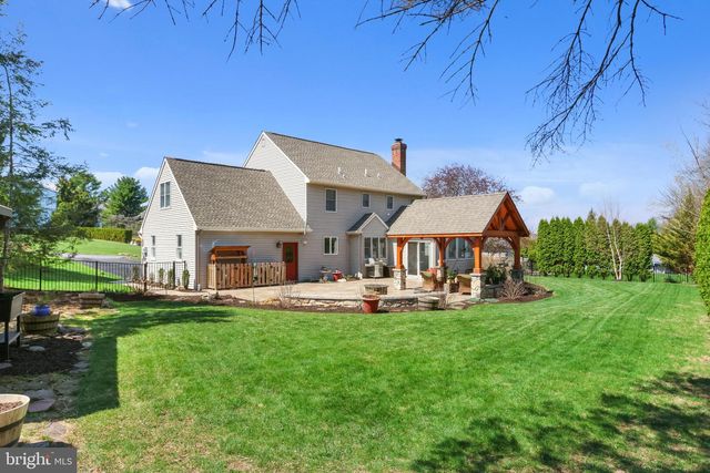 1625 ARROWWOOD DR, Easton, PA 18040