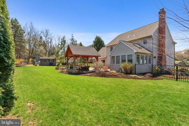 1625 ARROWWOOD DR, Easton, PA 18040