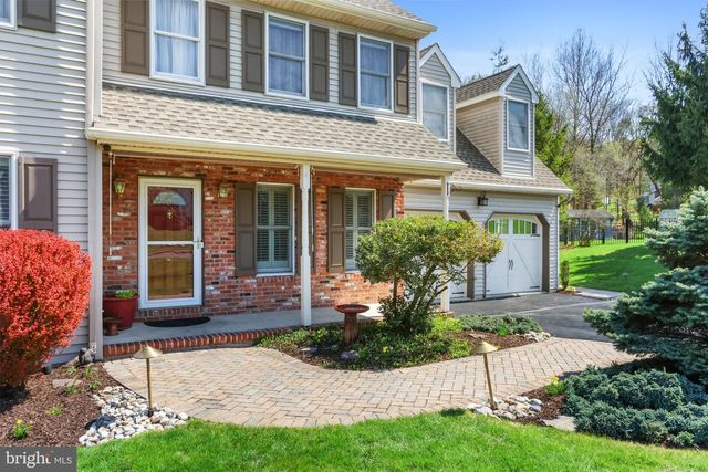 1625 ARROWWOOD DR, Easton, PA 18040