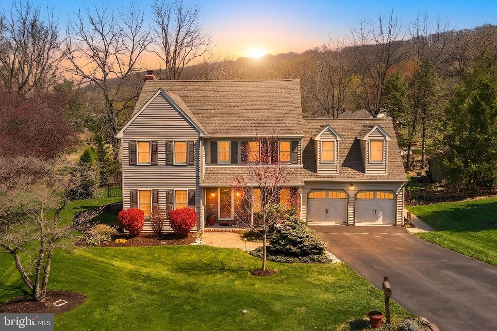 1625 ARROWWOOD DR, Easton, PA 18040