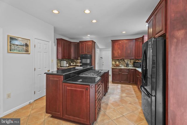 2015 ROSEDALE LN, Huntingtown, MD 20639