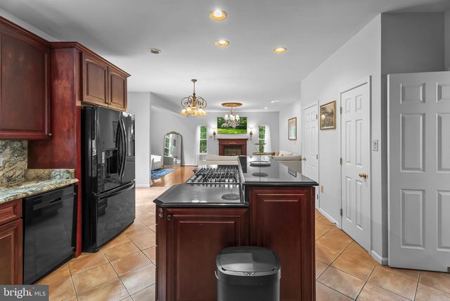 2015 ROSEDALE LN, Huntingtown, MD 20639