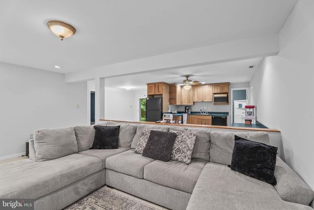 2015 ROSEDALE LN, Huntingtown, MD 20639