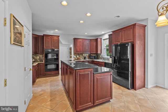2015 ROSEDALE LN, Huntingtown, MD 20639