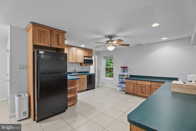 2015 ROSEDALE LN, Huntingtown, MD 20639