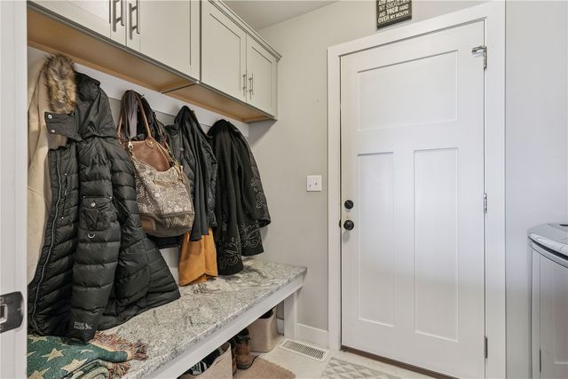 5946 Rock Ridge Dr, Marion, IA 52302