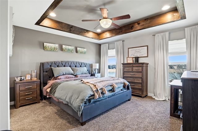 5946 Rock Ridge Dr, Marion, IA 52302