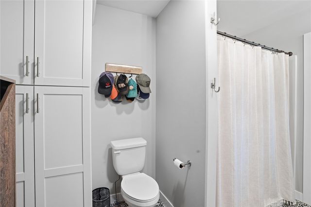 5946 Rock Ridge Dr, Marion, IA 52302