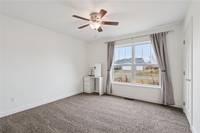 5946 Rock Ridge Dr, Marion, IA 52302