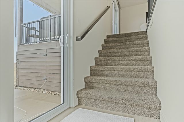 5946 Rock Ridge Dr, Marion, IA 52302