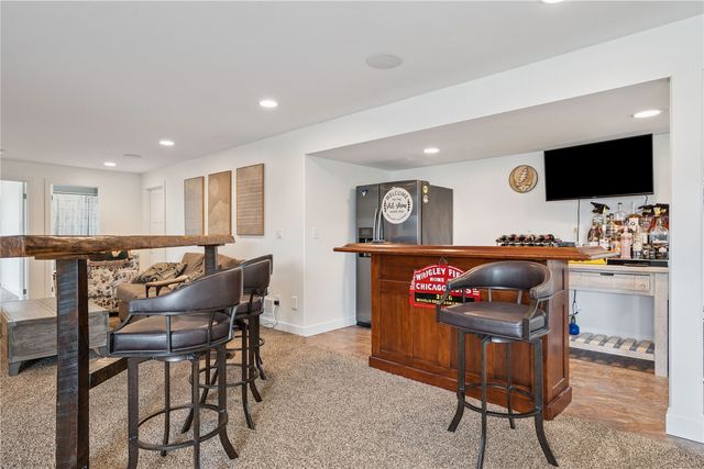 5946 Rock Ridge Dr, Marion, IA 52302