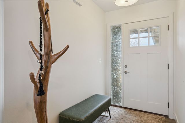 5946 Rock Ridge Dr, Marion, IA 52302