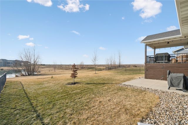 5946 Rock Ridge Dr, Marion, IA 52302