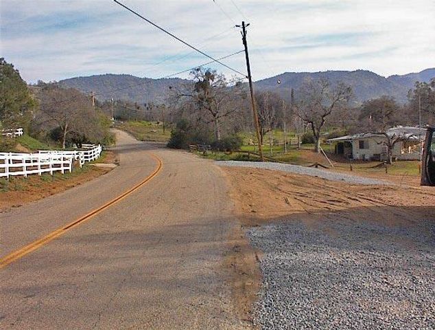 247 Squaw Valley Road, Yokuts Valley, CA 93675