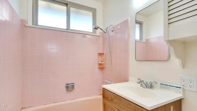 9964 Haines Canyon Avenue, Tujunga, CA 91042