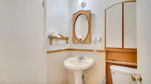 9964 Haines Canyon Avenue, Tujunga, CA 91042