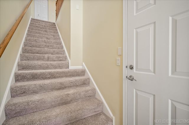 1868 Chase Lane, Aurora, IL 60502