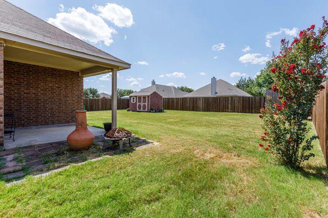 205 Wolf Drive, Forney, TX 75126