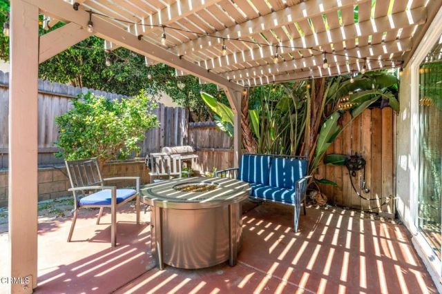 136 Tree Fern Court, Camarillo, CA 93010
