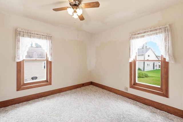 709 W NORTH WATER STREET, New London, WI 54961