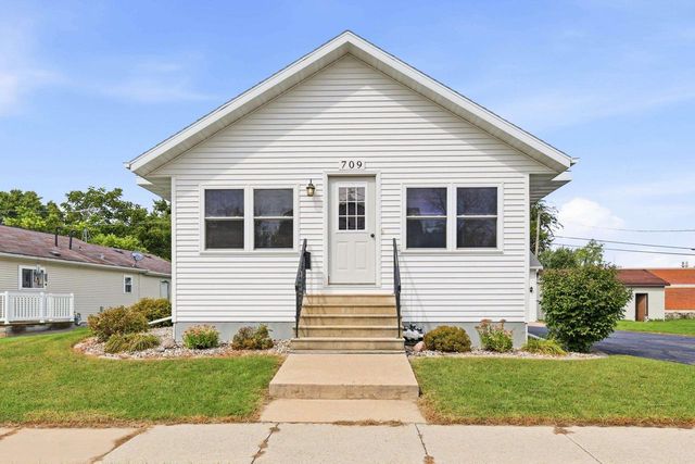 709 W NORTH WATER STREET, New London, WI 54961