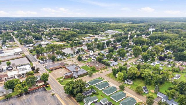 709 W NORTH WATER STREET, New London, WI 54961