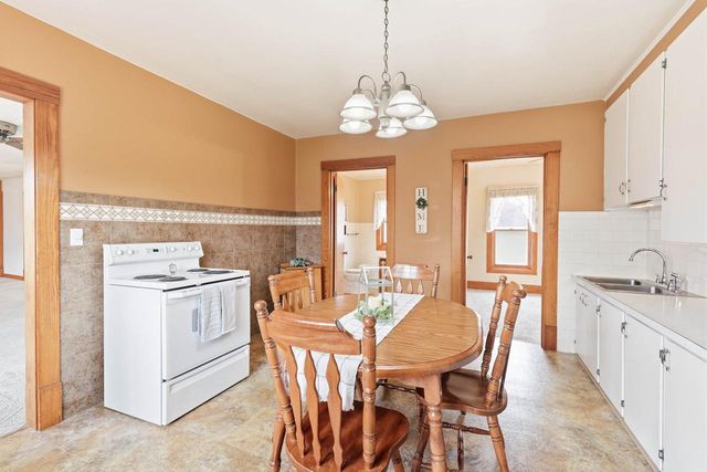 709 W NORTH WATER STREET, New London, WI 54961