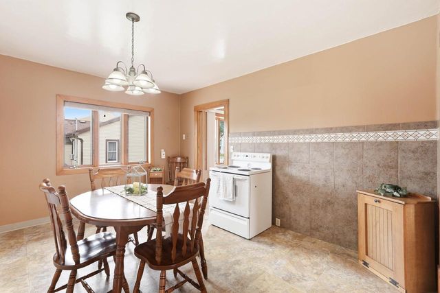 709 W NORTH WATER STREET, New London, WI 54961