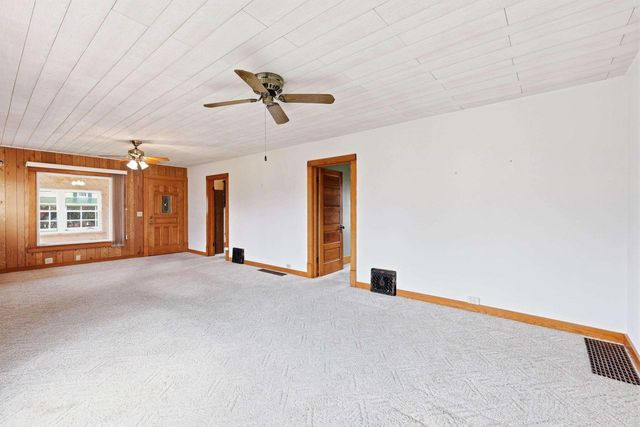 709 W NORTH WATER STREET, New London, WI 54961
