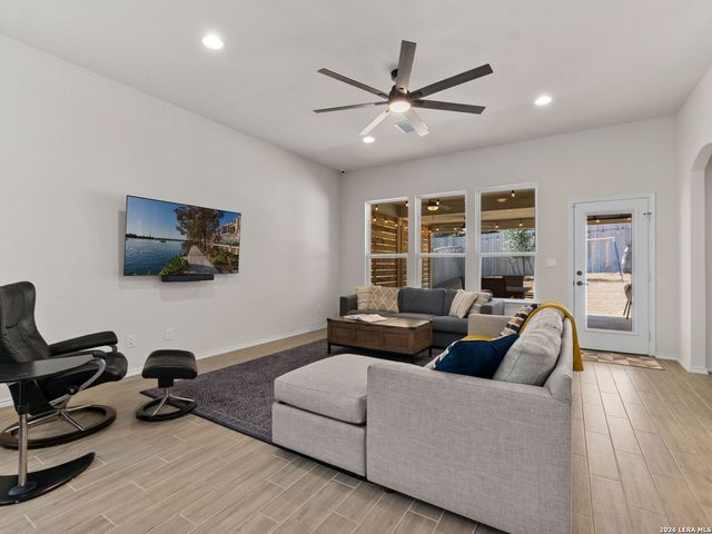 1711 Dalhart, San Antonio, TX 78253