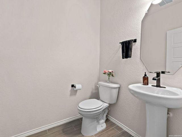 1711 Dalhart, San Antonio, TX 78253