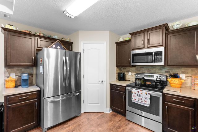 406 Stonebrook Circle, Byron, GA 31008