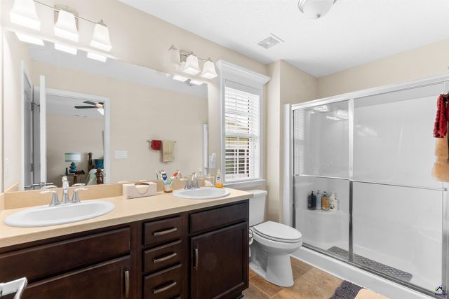 406 Stonebrook Circle, Byron, GA 31008
