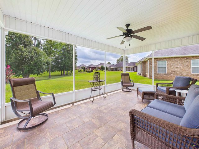 406 Stonebrook Circle, Byron, GA 31008