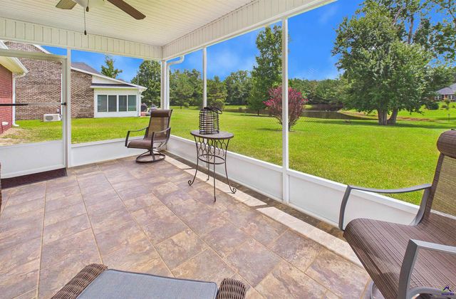 406 Stonebrook Circle, Byron, GA 31008