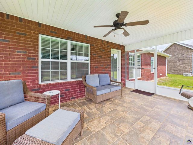 406 Stonebrook Circle, Byron, GA 31008