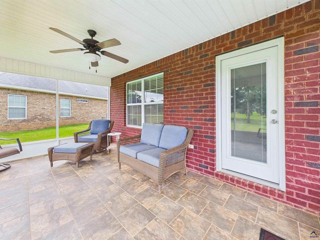 406 Stonebrook Circle, Byron, GA 31008