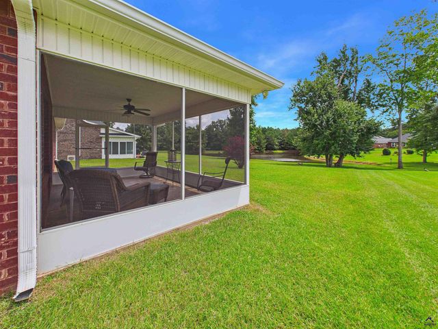 406 Stonebrook Circle, Byron, GA 31008