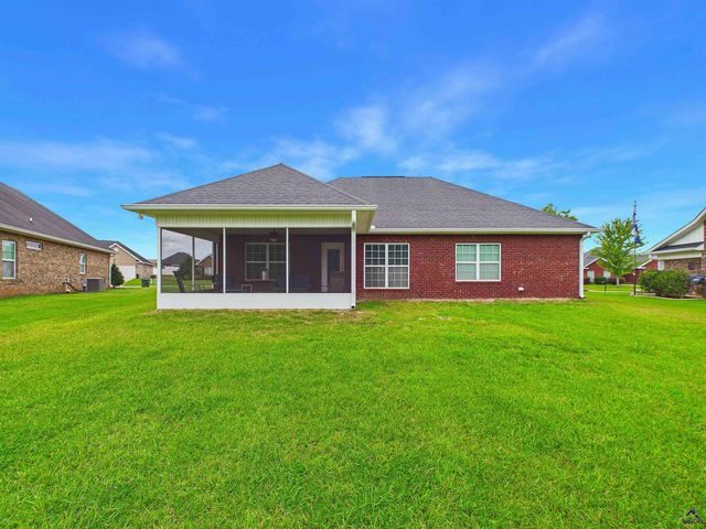 406 Stonebrook Circle, Byron, GA 31008