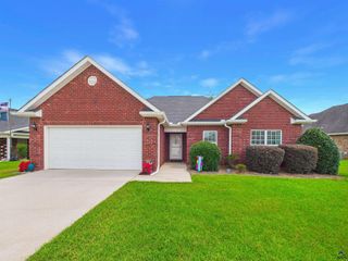 406 Stonebrook Circle, Byron, GA 31008