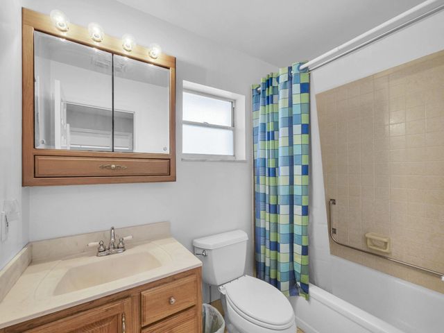 1134 SE Mendavia Avenue, Port St Lucie, FL 34952