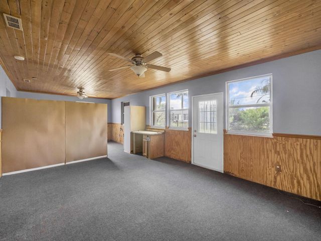 1134 SE Mendavia Avenue, Port St Lucie, FL 34952