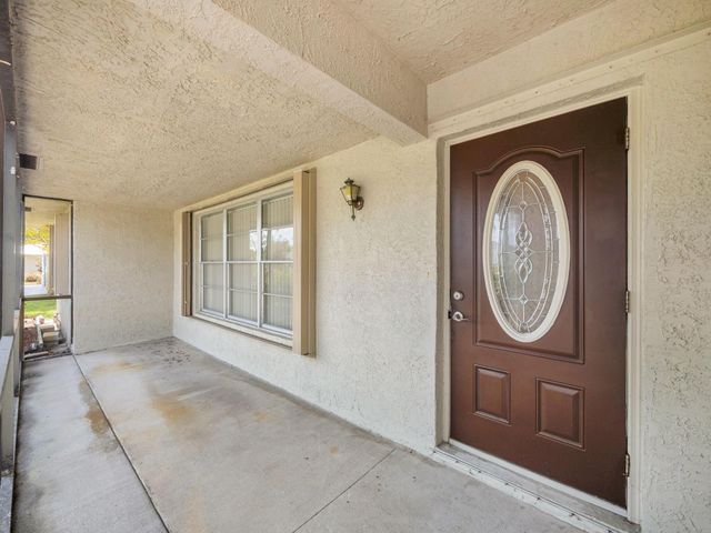 1134 SE Mendavia Avenue, Port St Lucie, FL 34952