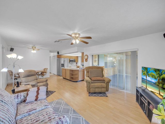 1134 SE Mendavia Avenue, Port St Lucie, FL 34952