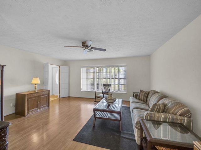 1134 SE Mendavia Avenue, Port St Lucie, FL 34952