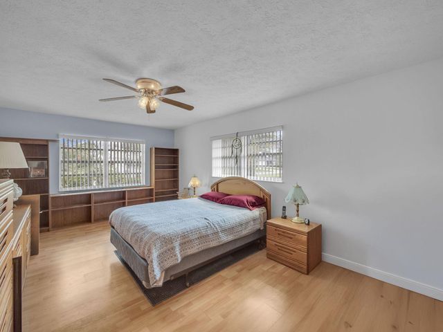 1134 SE Mendavia Avenue, Port St Lucie, FL 34952