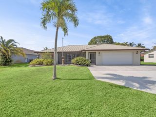 1134 SE Mendavia Avenue, Port St Lucie, FL 34952