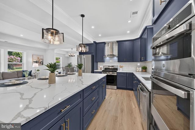 7304 DICKENSON ST, Springfield, VA 22150