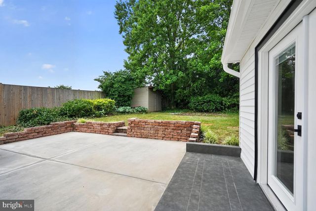 7304 DICKENSON ST, Springfield, VA 22150