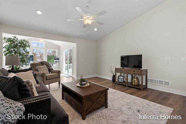 329 Round Hill Road, Kalamazoo, MI 49009